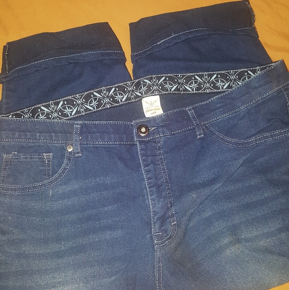 Capris 18w